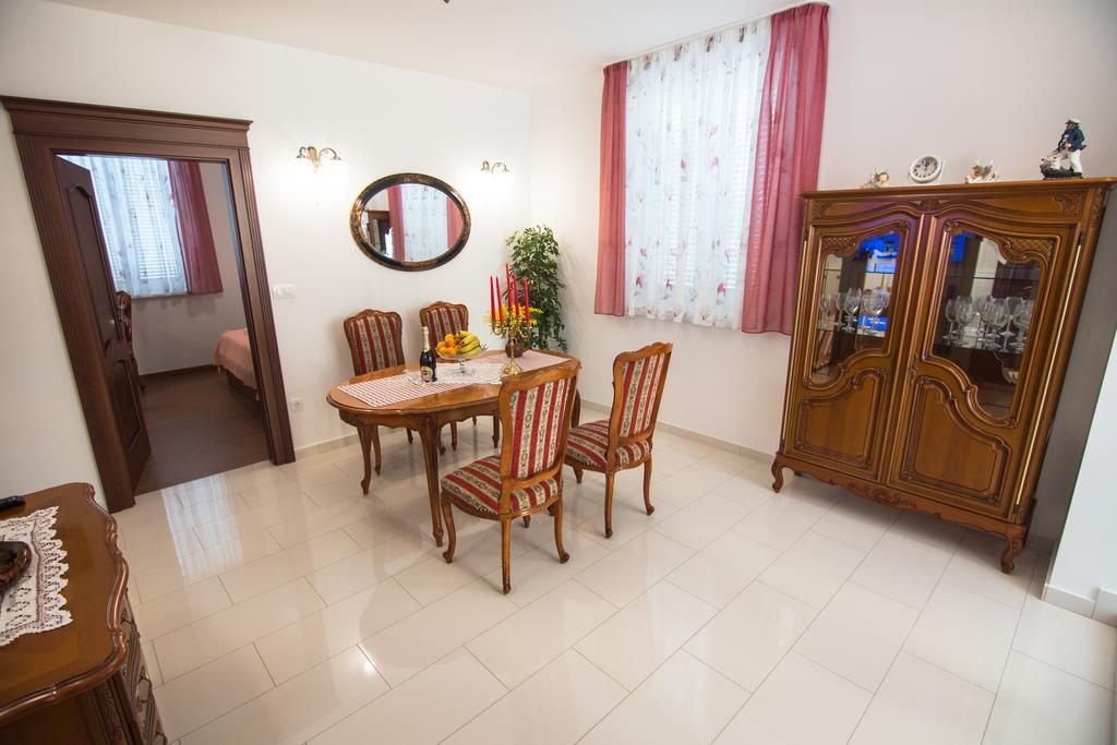 Apartment Vita Palit Eksteriør billede